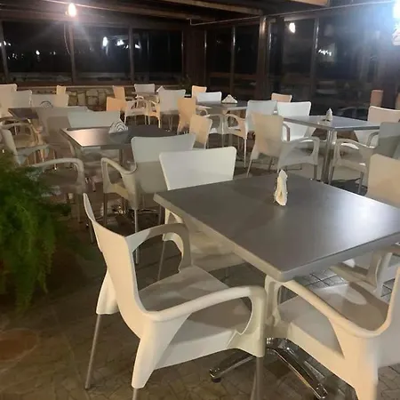 Extreme View Cafe And To Let Estalagem *